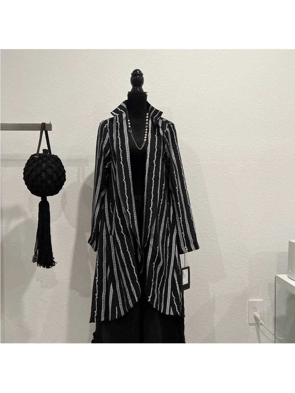 Moyuru Black and White Striped Open Front Coat Sz M NwT